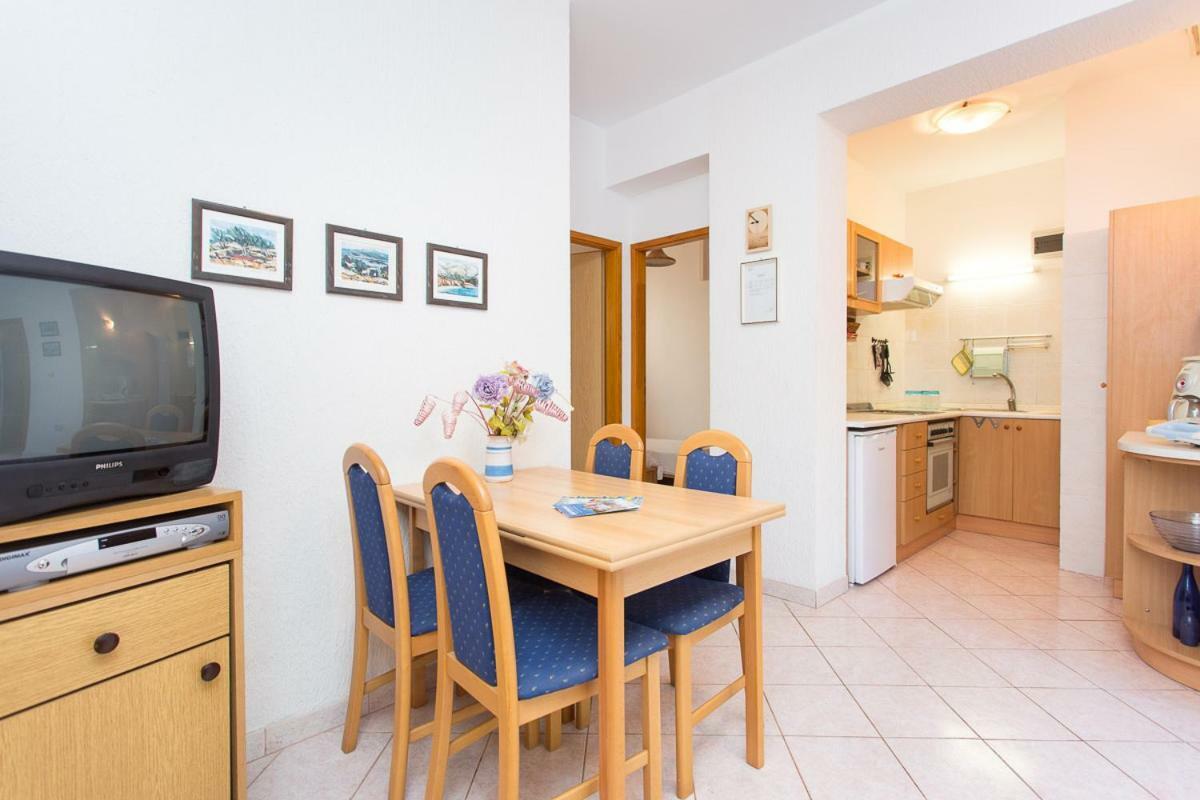 2-Bedroom Apartment 300M From Beach In Punat Buitenkant foto