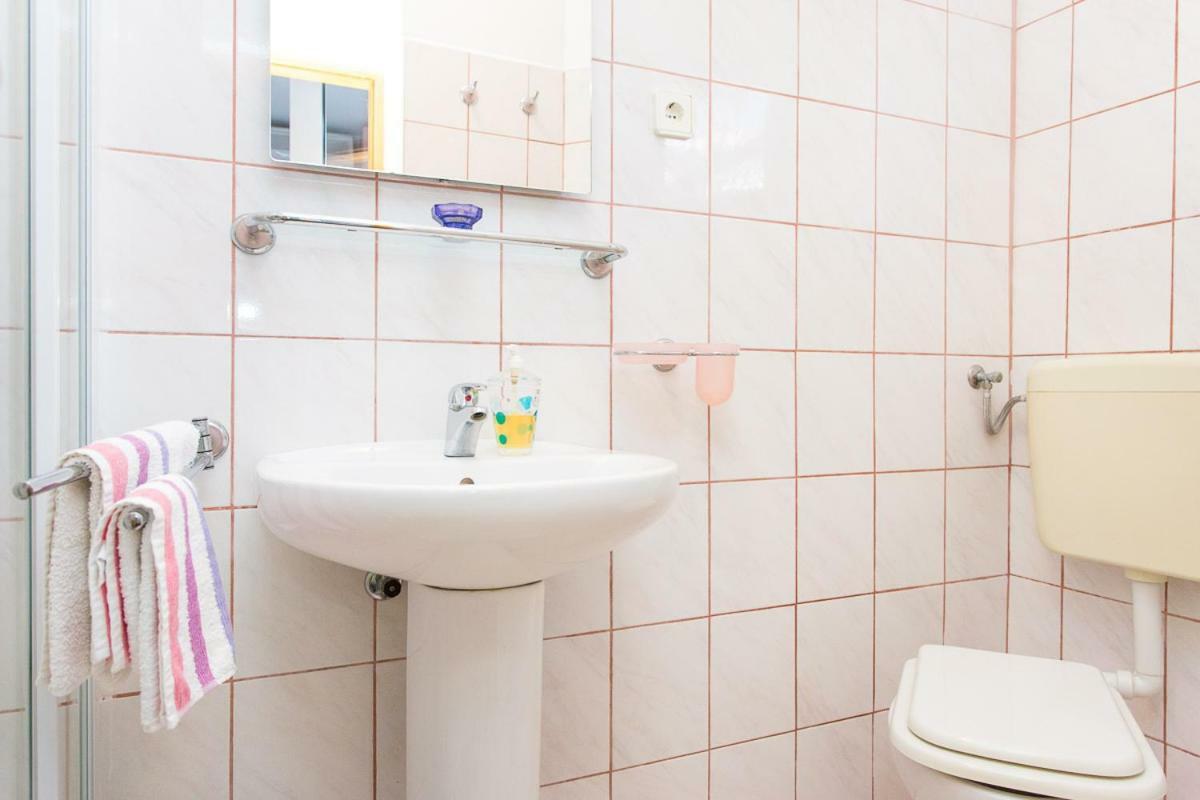 2-Bedroom Apartment 300M From Beach In Punat Buitenkant foto